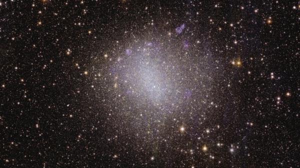 欧洲太空望远镜拍摄的新照片显示了闪闪发光的星系